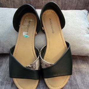 Brand new black/snakeskin flats. SIZE 7.5